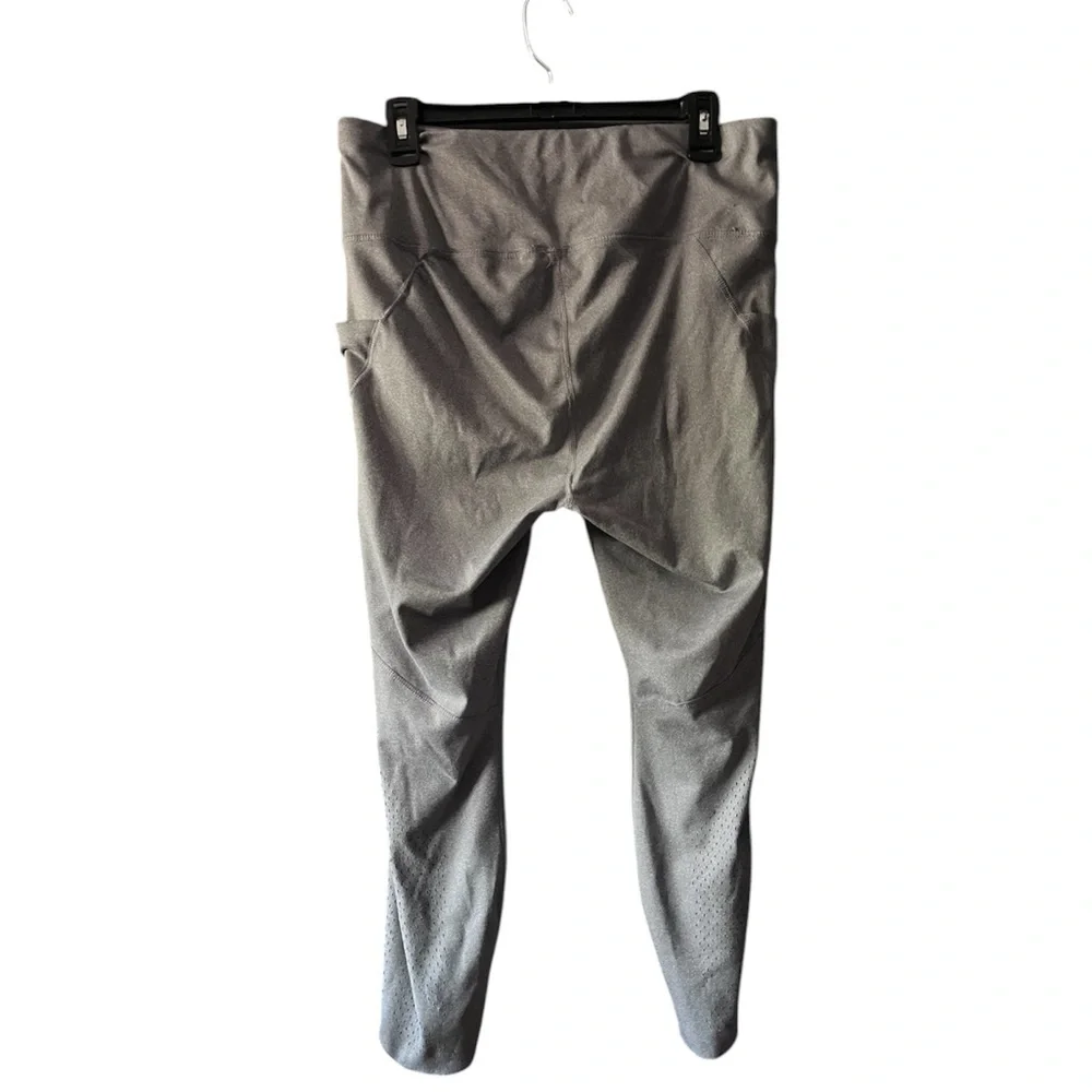 5/$25 Member’s Mark Grey Everyday Perforated Leggings - Picture 2 of 4